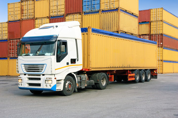 truck and containers - 26565878