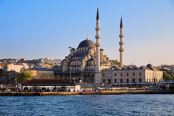 Fototapeta na wymiar Yeni Meczet w Stambule, Turcja