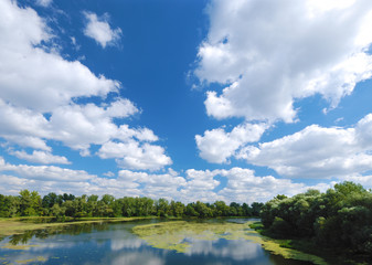 Obraz na płótnie Canvas River under sky