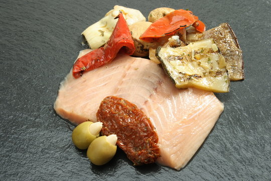 Wildlachs mit Antipasti