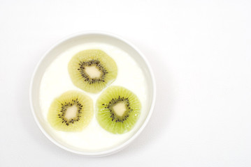 キウイフルーツとヨーグルト