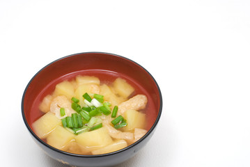 じゃがいもとあぶらげの味噌汁