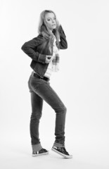 Obraz premium black and white picture of a sexy woman