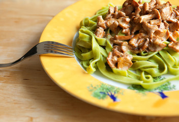 Pasta with basilic and chanterelles