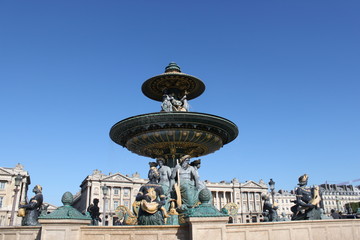 Fototapeta na wymiar Fontaine de la place de la Concorde à Paris