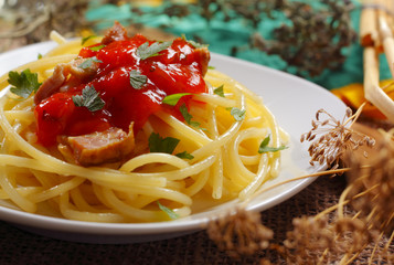 Spaghetti with tomato sauce