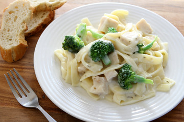 Fettuccine Alfredo with Chicken and Broccoli