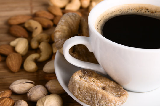 Coffee with nuts and dried fig