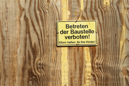 BAUSTELLENSCHILD_1
