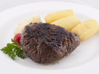 Steak mit Kartoffeln