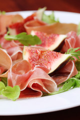 Prosciutto and fig salad