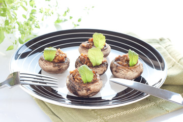 Stuffed champignon caps