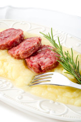 slice sausage with mashed potatoes-pure' di patate con cotechino