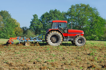 Traktor mit Egge 005