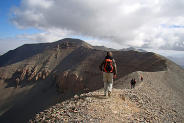 Sur la longue crête du M'Goun - 4071 m (Atlas, Maroc)