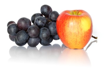 Obst (Apfel u. Trauben)