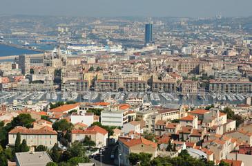 Fototapeta na wymiar Stary port w Marsylii