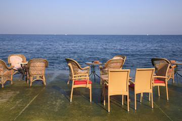 sedie in riva al mare pirano slovenia