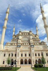 Fototapeta na wymiar Sabanci Central Mosque in Adana, Turkey