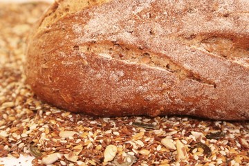 Kornbrot auf verschiedene körner ( bildfüllend )