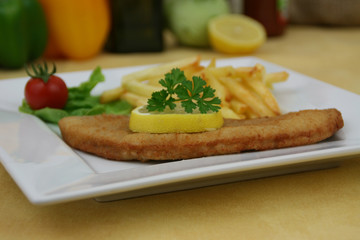 Wiener Schnitzel mit Pommes Frites