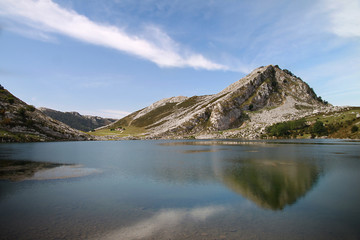 Fototapeta na wymiar Lake Enol - Covadonga - Picos de Europa - Spanien
