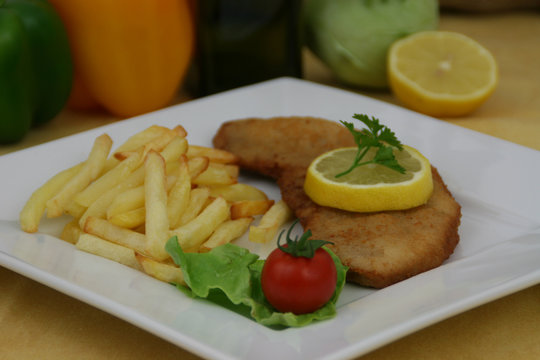 「Schweinsschnitzel」の写真素材 | 274件の無料イラスト画像 | Adobe Stock