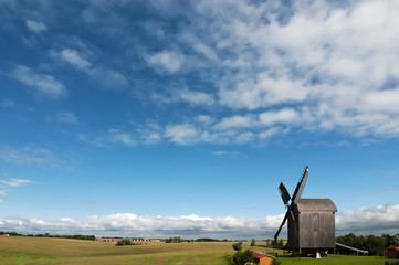 Fototapeta na wymiar Alte Windmühle