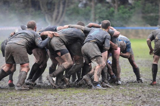 boue sur le stade de rugby