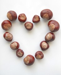 Coeur en marrons