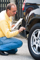 Versicherung Schadensfall am Auto. Autoversicherung
