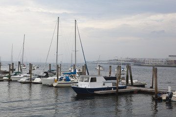 Fototapeta na wymiar boston: boats berthed at central wharf