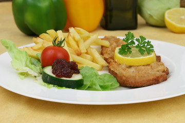 Wiener Schnitzel mit Pommes Frites