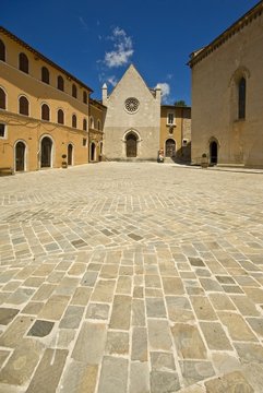 Visso: Piazza dei Martiri Vissani 2
