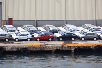 Import cars unloaded at the port in San Juan PR