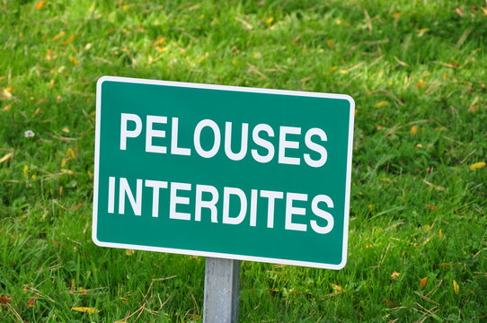pelouse interdite
