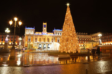 Main square of Valladolid ornated for Christmas