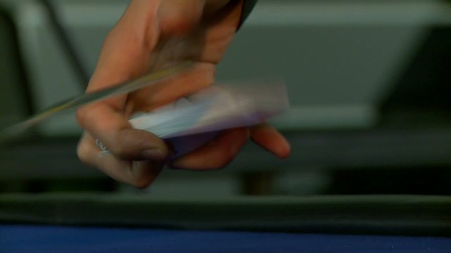 Spielkarten ausgeben