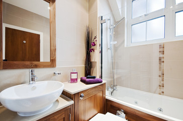 stunning modern bathroom