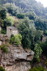 Fototapeta na wymiar Maison sur rocher dans la région de Biguglia en Corse