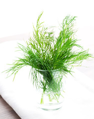 Dill im Wasserglas