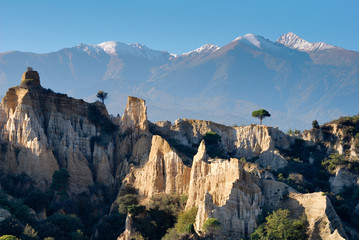 Canigou et Orgues d'Ille en automne