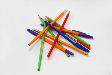 ручки и карандаши