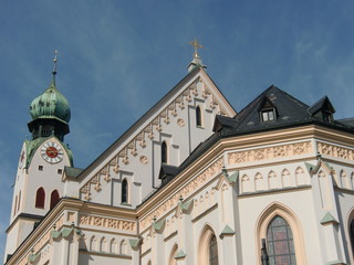 Fototapeta na wymiar Katolicki kościół parafialny św Mikołaja w Rosenheim / Bawaria