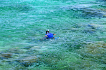 plongeur en apnée dans le lagon de Saint-Pierre, Réunion