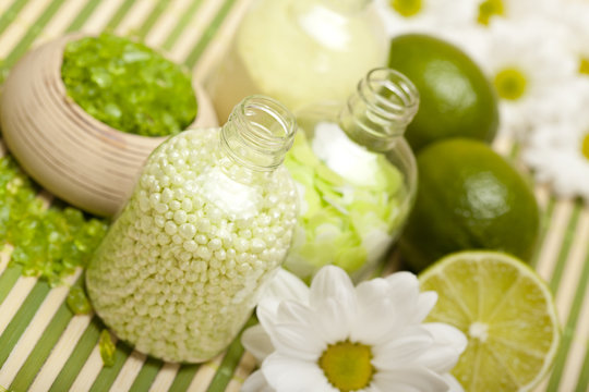 Aromatherapy - Flowers and lime bath salt