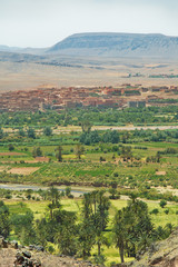 Fototapeta na wymiar wioska wśród marokańskich wzgórz