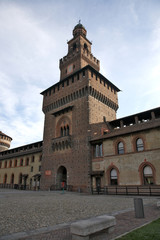 Fototapeta na wymiar milano castello sforzesco torre