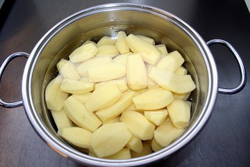 Salzkartoffeln kochen