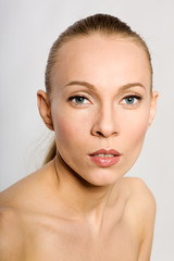 Obraz premium young beautiful female